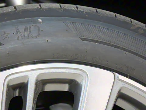 2025�� �Ŀ� E 300 L ʱ���˶���