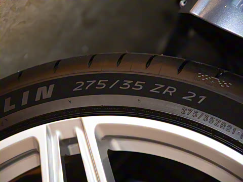 2025�� 4.0T V8 Coupe