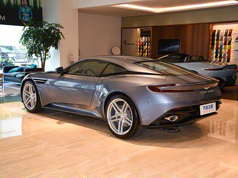 2025�� 4.0T V8 Coupe