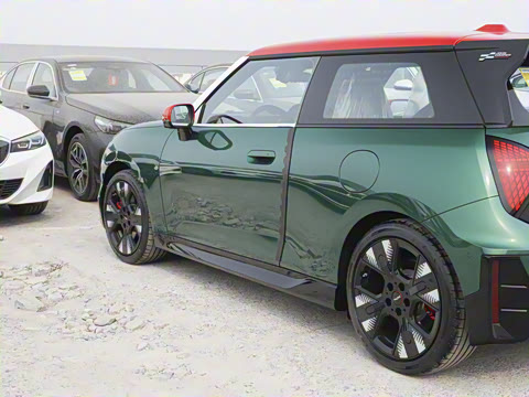 2025�� JOHN COOPER WORKS