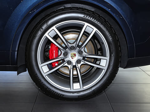 2025�� Cayenne S E-Hybrid 3.0T