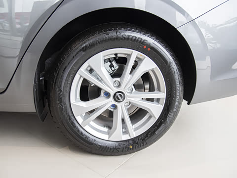 2025�� 1.6L CVT���İ�