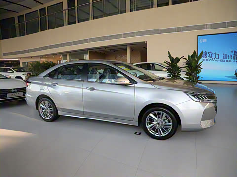 2023�� PLUS 1.6L XV CVT�����