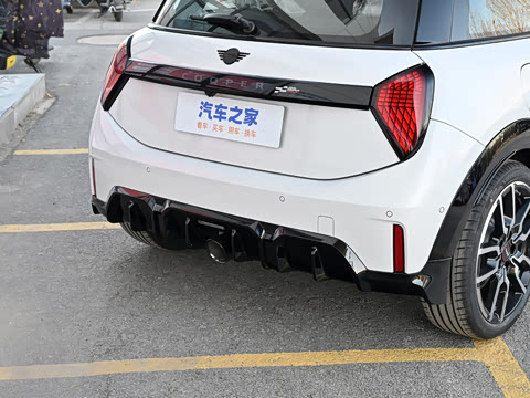 2025�� JOHN COOPER WORKS