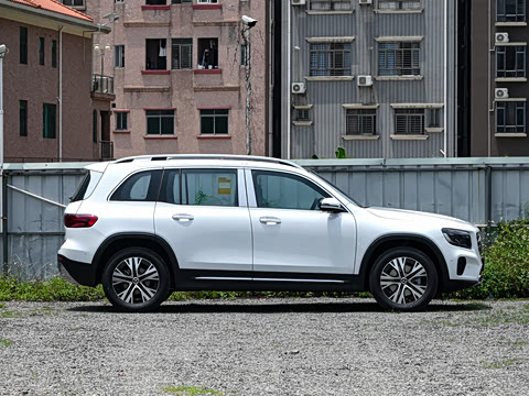 2025�� GLB 220 ������