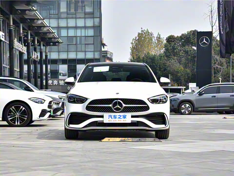 2025�� �Ŀ� C 260 L �˶���