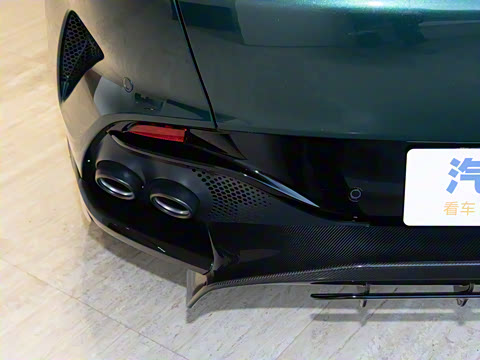 2025�� 4.0T V8 707