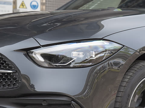 2025�� �Ŀ� C 260 L �ҹ�˶���