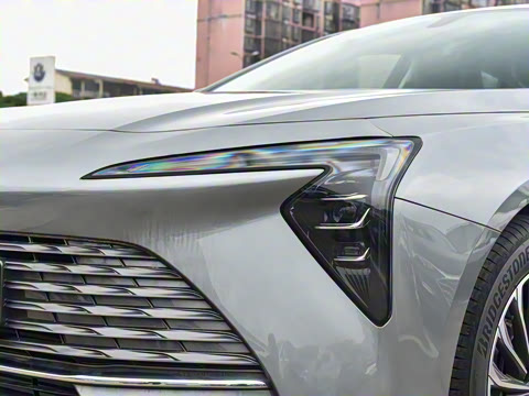 2023�� 28T Խ����