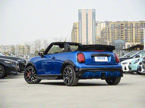 2025�� JOHN COOPER WORKS CABRIO