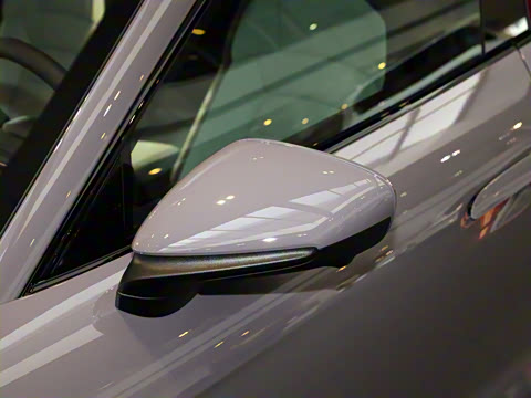 2024�� Taycan 4 Cross Turismo