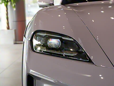 2024�� Taycan 4 Cross Turismo