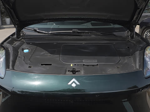 2025�� 700 Ultra�������������״��