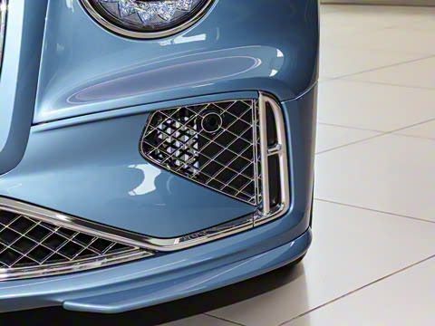 2026�� 4.0T V8 Mulliner