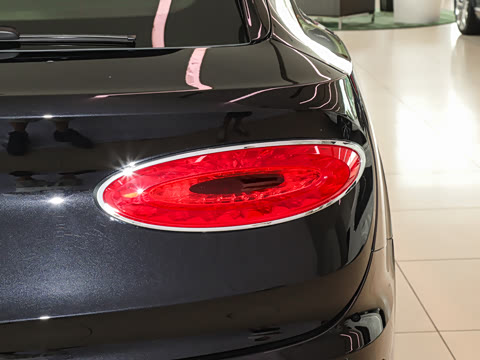 2026�� 4.0T V8 ������