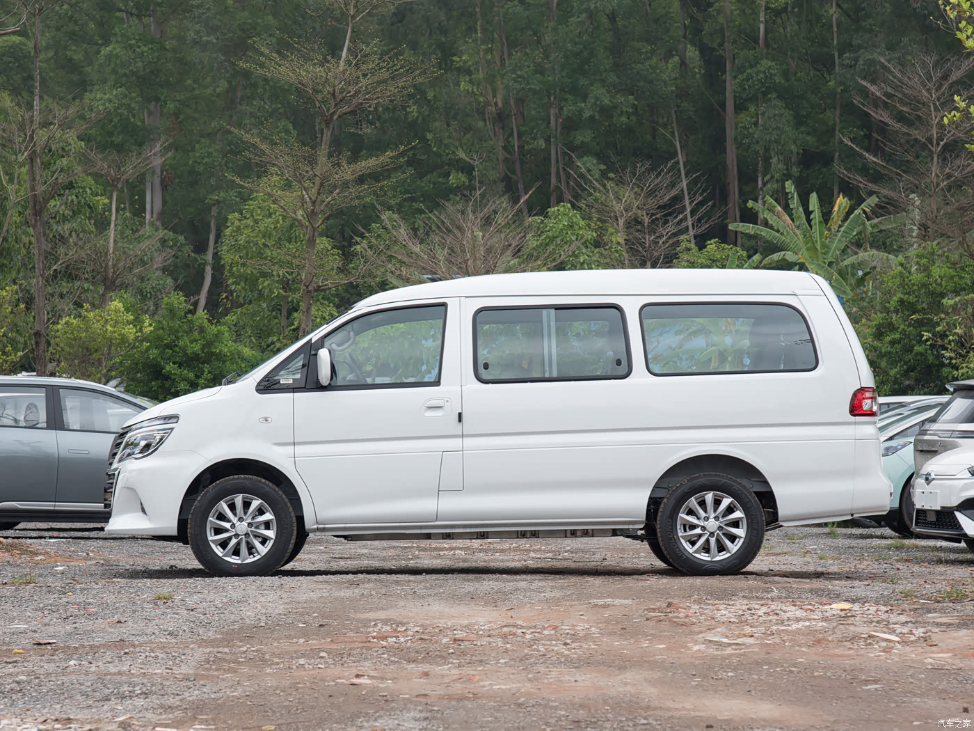 汽车之家>汽车图片>东风风行>菱智m5ev>2024款460km客运版标准型7座>