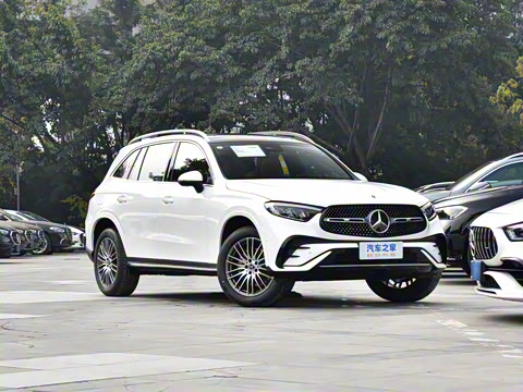 2025�� GLC 300 L 4MATIC ������ 7��