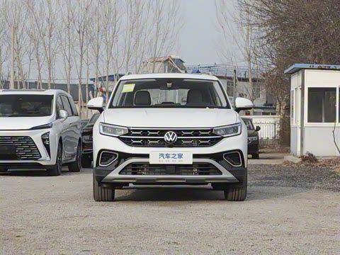 2025�� ������ 300TSI