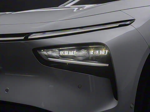 2025�� 702 �������� Ultra