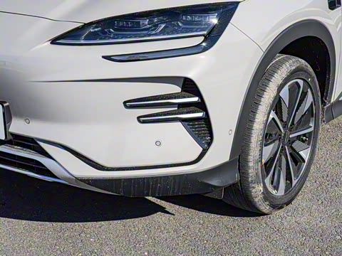 2025�� EV �Ǽݰ� 605km �콢��