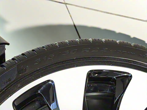 2024�� V8 Edition 8