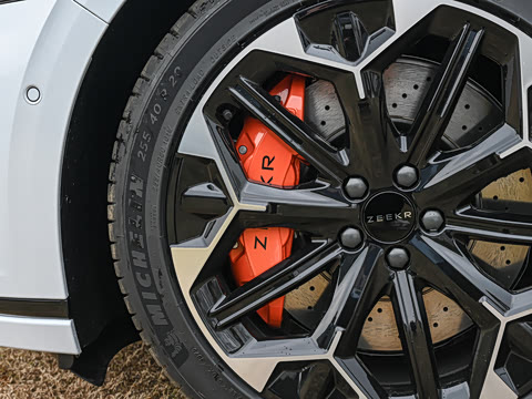 2025�� �����������Ǽݰ� 100kWh