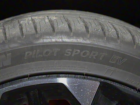 2025�� �����������Ǽݰ� 100kWh