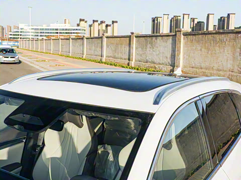 2025�� EV �Ǽݰ� 605km �콢��