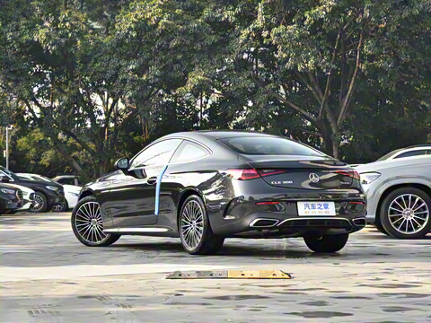 2025�� CLE 300 4MATIC �����ͽ��ܳ�