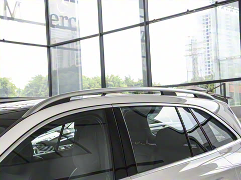 2025�� �Ŀ� GLC 260 L 4MATIC ������