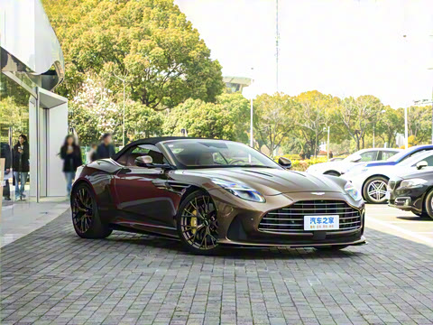 2025�� 4.0T V8 Volante