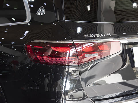 2025�� GLS 480 4MATIC