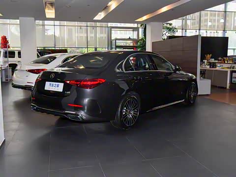 2025�� �Ŀ� C 260 L �˶���