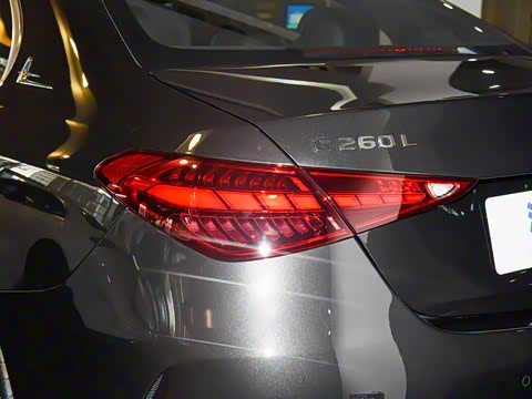 2025�� �Ŀ� C 260 L �˶���