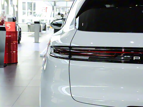 2025�� Cayenne 3.0T