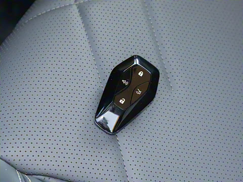 2025�� 735MAX 160kW