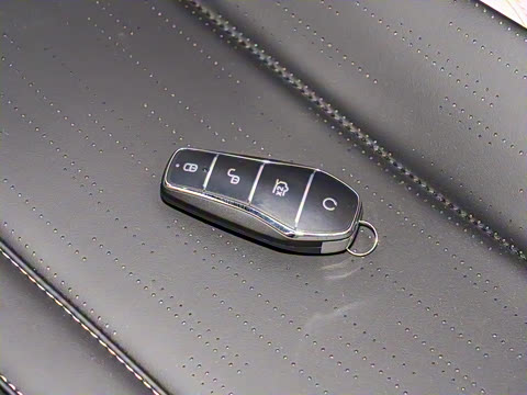 2025�� �Ǽݰ� 305km ���ɰ�