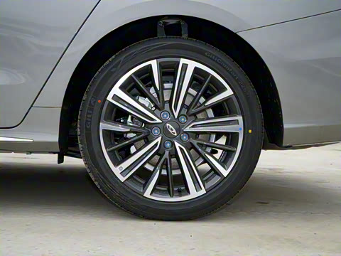 2025�� 1.6T DCT�