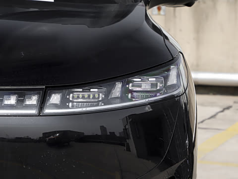 2025�� 210Ultra���̰� 6��