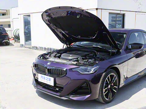 2025�� M240i xDrive