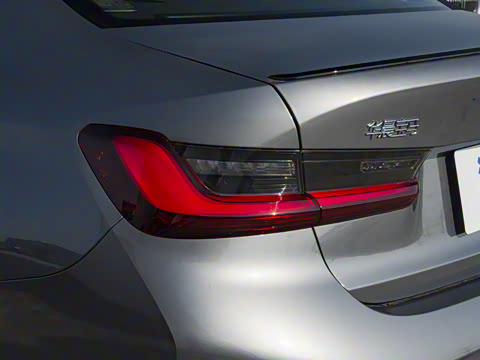 2025�� 330i M�˶���ҹ��װ