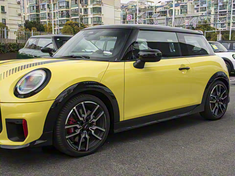 2025�� JOHN COOPER WORKS