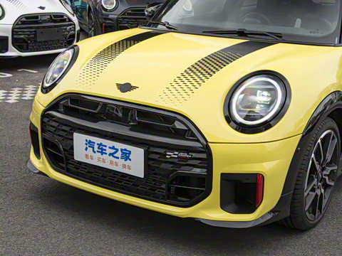 2025�� JOHN COOPER WORKS