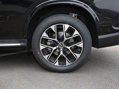 2024�� GLC 260 L 4MATIC ������ 7��