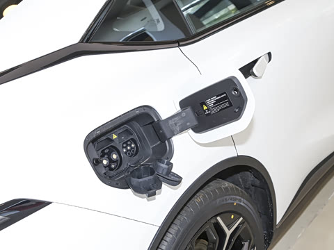 2025�� 230UltraǬ���Ǽ�ADS SE���̰�