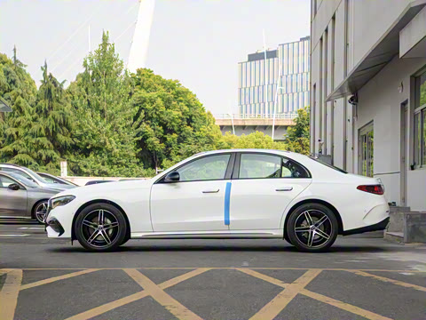 2024�� E 300 ʱ�����˶���