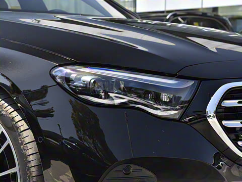 2025�� �Ŀ� E 300 L �����