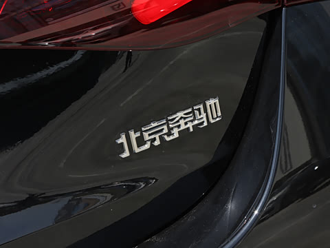 2025�� �Ŀ� E 300 L ʱ���˶���