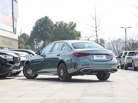 2025�� �Ŀ� C 260 L �˶���