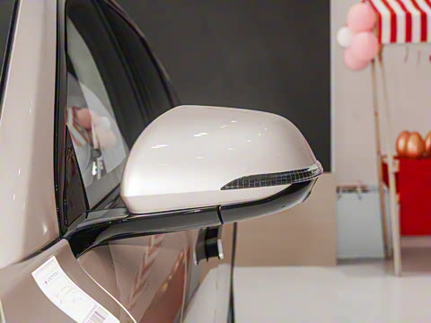 2025�� 735MAX 160kW